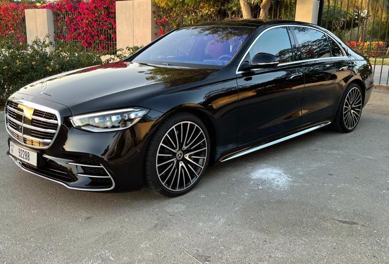 Mercedes S550 BLACK 2022 location dubaï