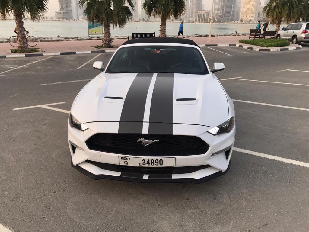 Ford Mustang Convertible WHITE 2021 location dubaï