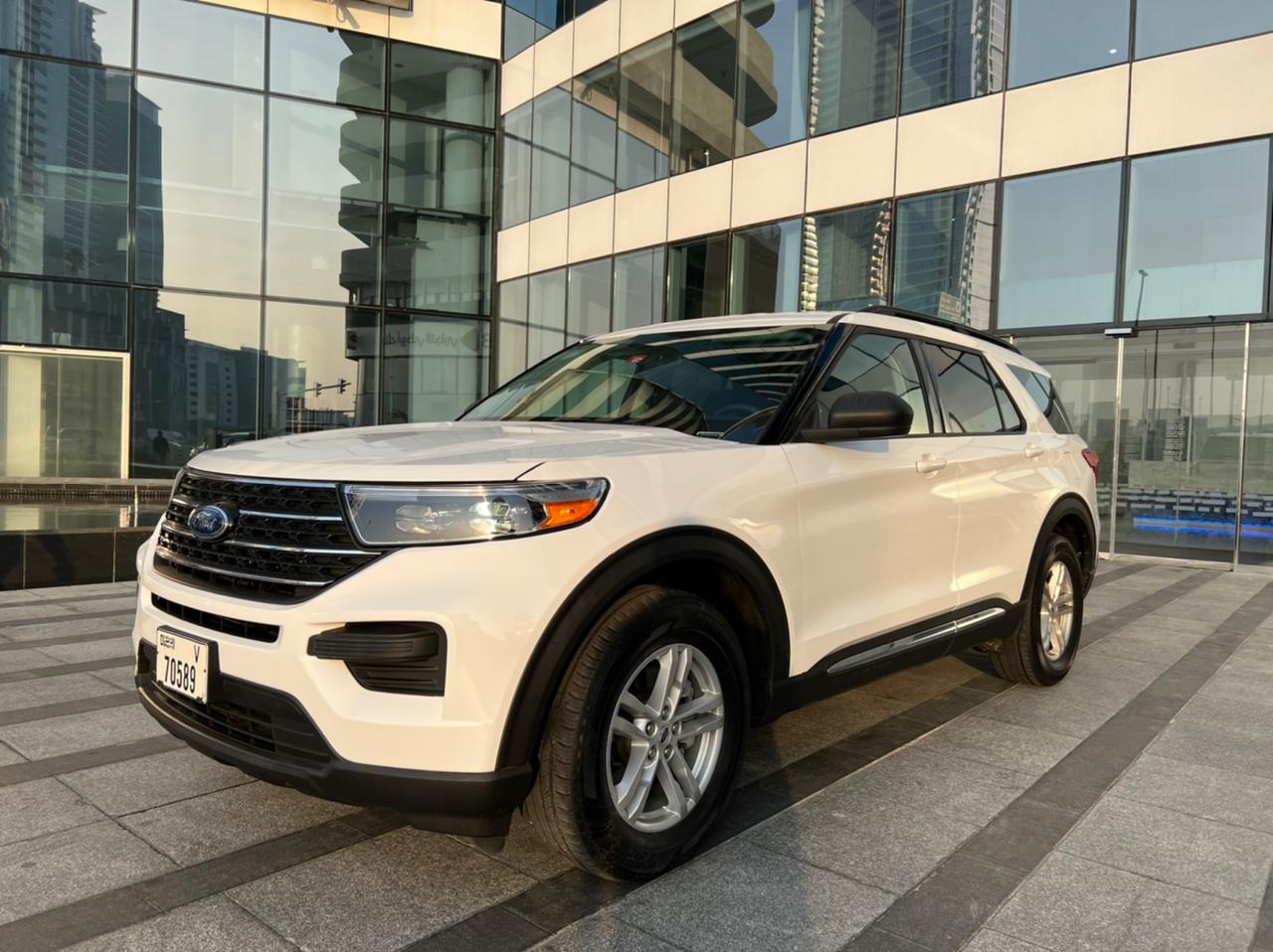 FORD EXPLORER WHITE 2020 location dubaï