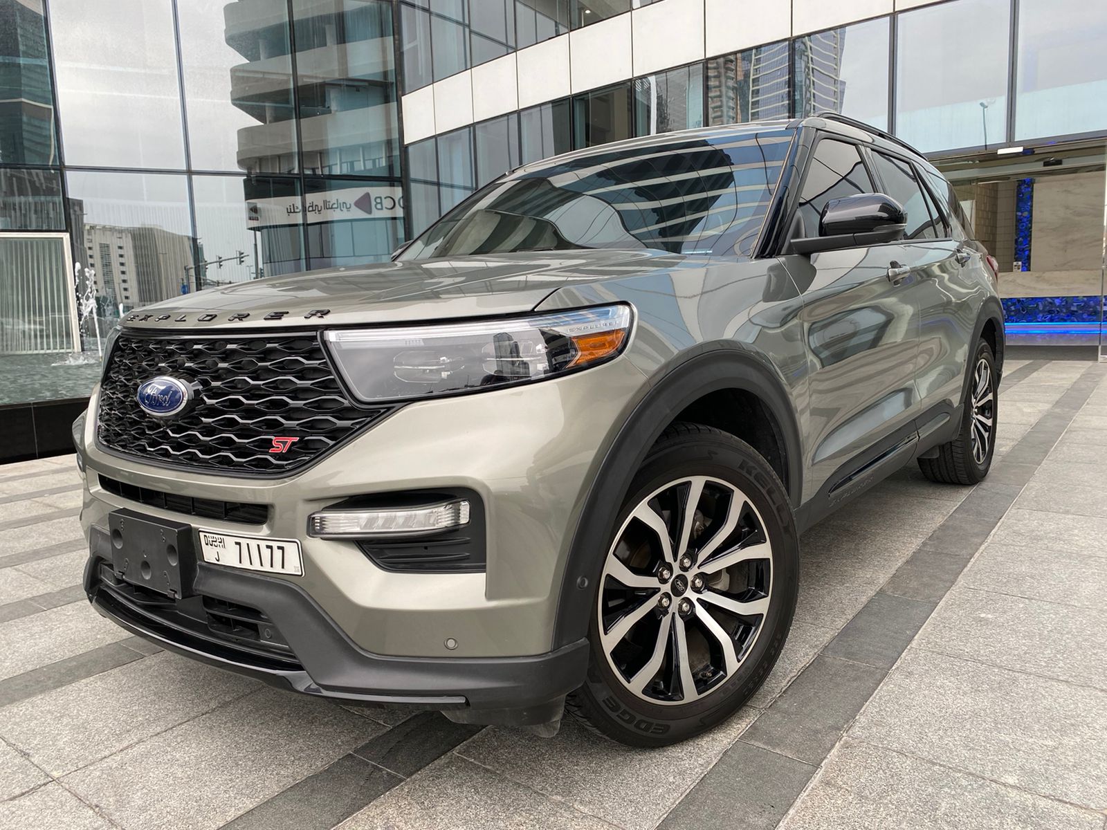 FORD EXPLORER ST  GREY 2020 location dubaï