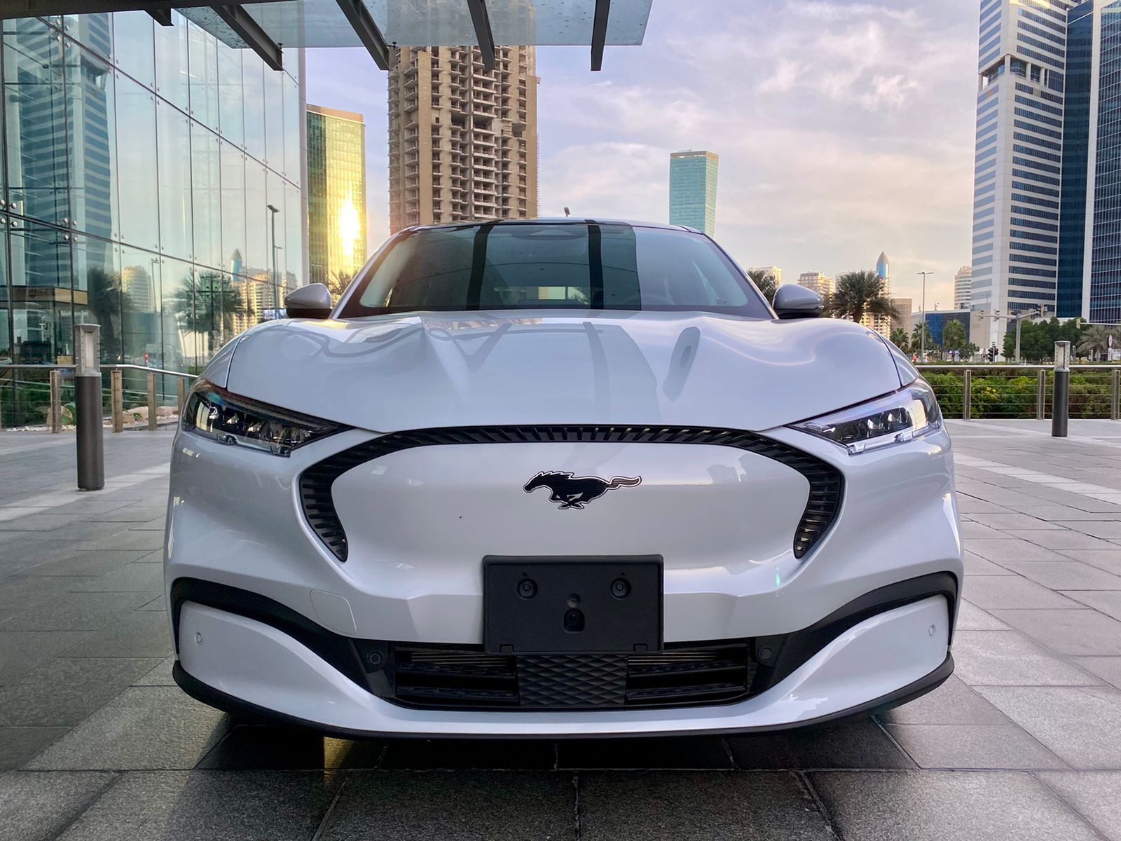 Ford Mustang Electric WHITE 2021 location dubaï
