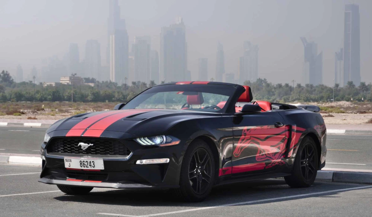 Ford Mustang Cabrio BLACK 2020 location dubaï
