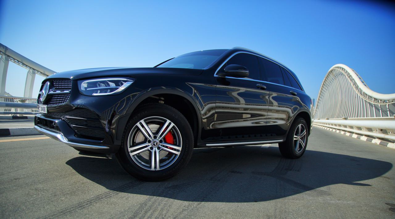 louer Mercedes GLC300 BLACK 2020 à Dubaï