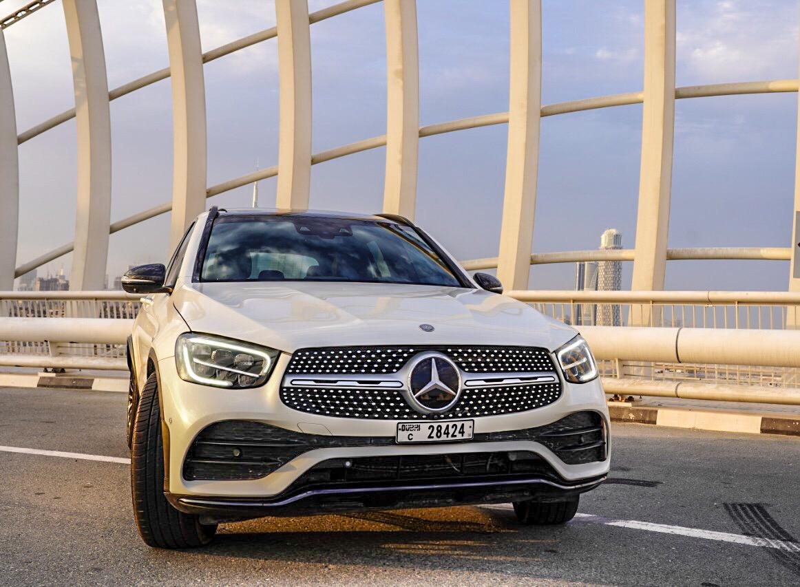 louer Mercedes GLC43 WHITE 2020 à Dubaï