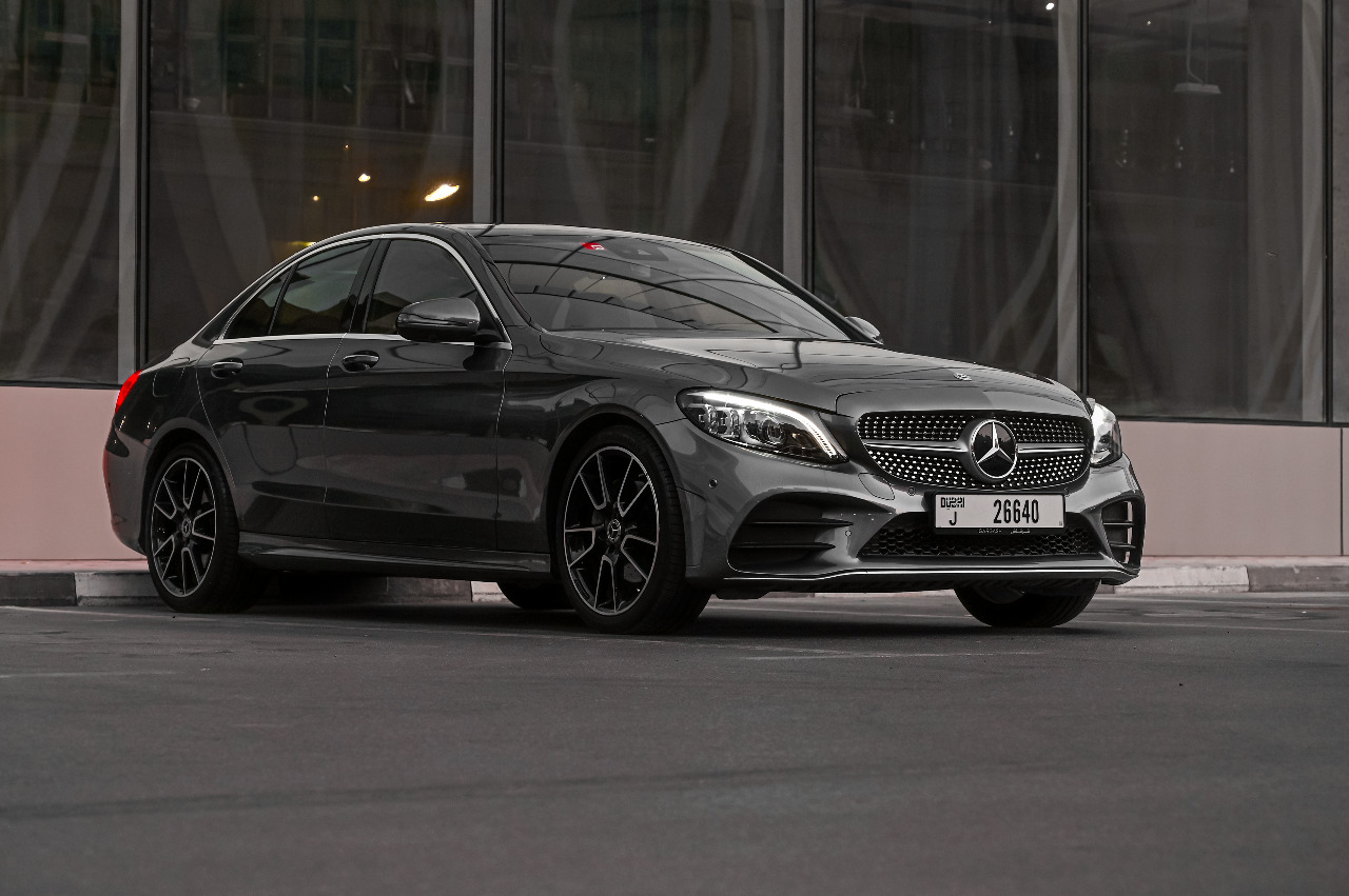 louer MERCEDES C200  2021 à Dubaï