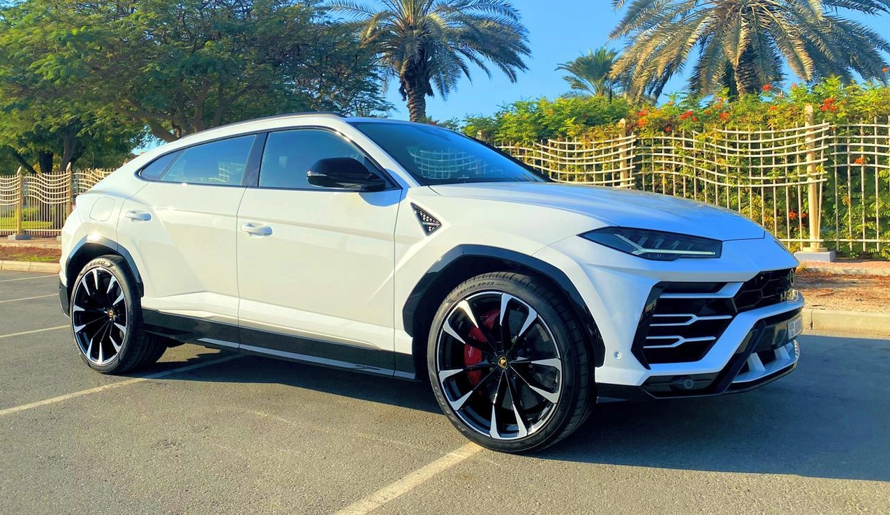 арендовать Lamborghini Urus WHITE 2021 в Дубае