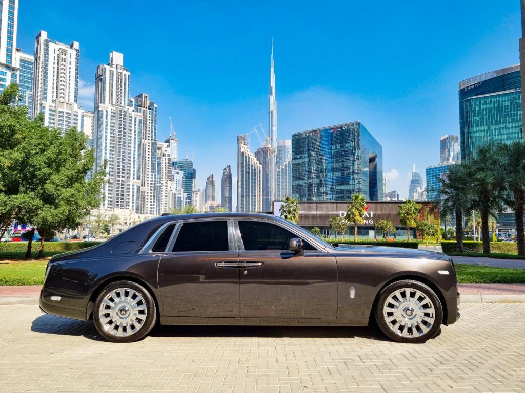 арендовать Rolls Royce Phantom EWB BLACK 2021 в Дубае