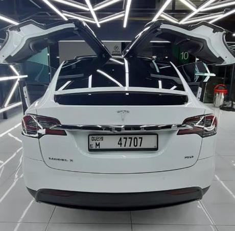 استئجار Tesla Model x ????  2021 فى دبي