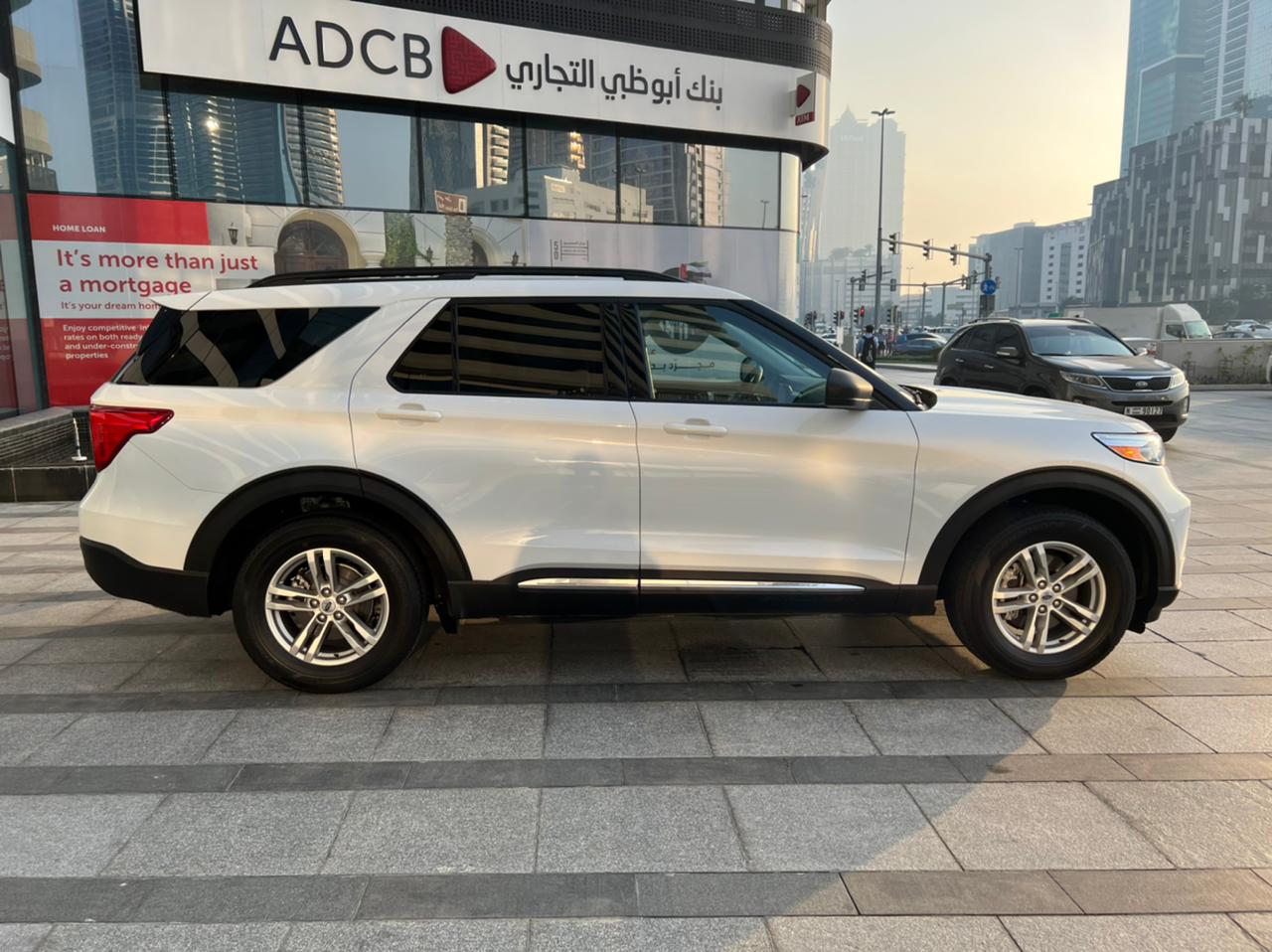 louer FORD EXPLORER WHITE 2020 à Dubaï