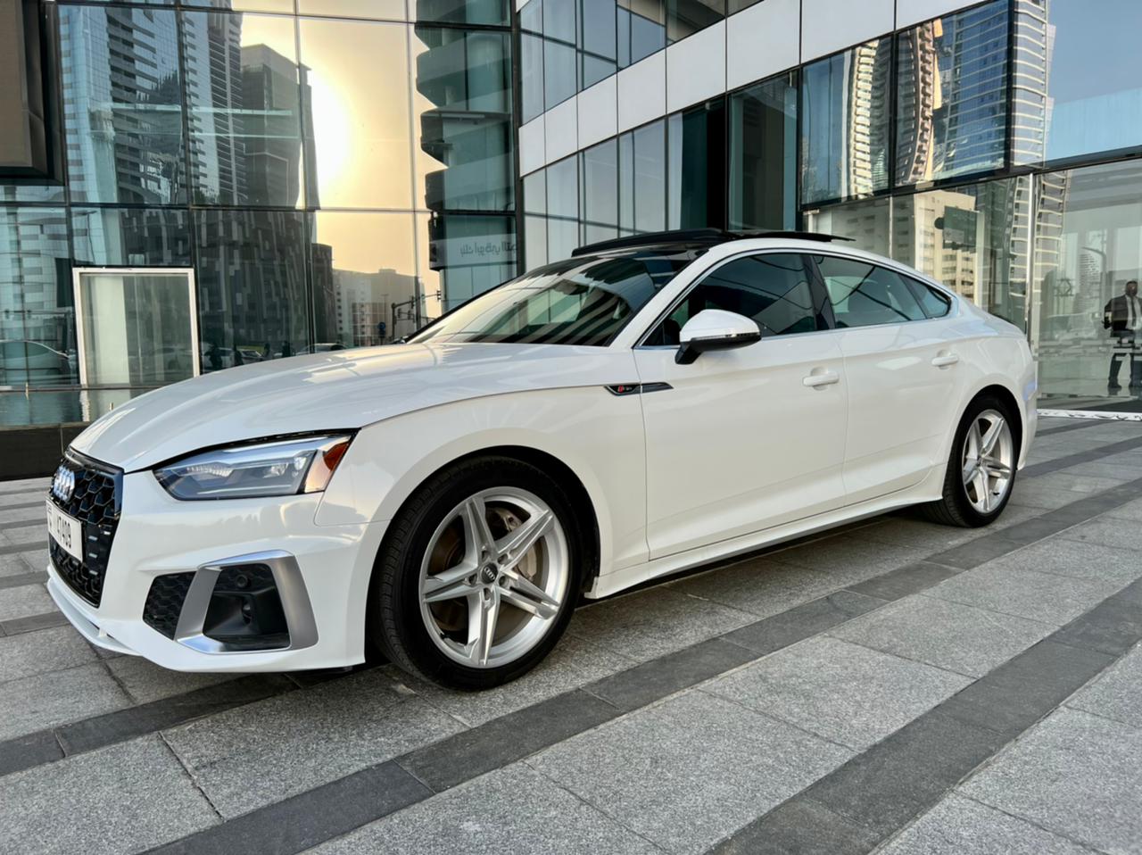 арендовать AUDI A5 WHITE 2021 в Дубае