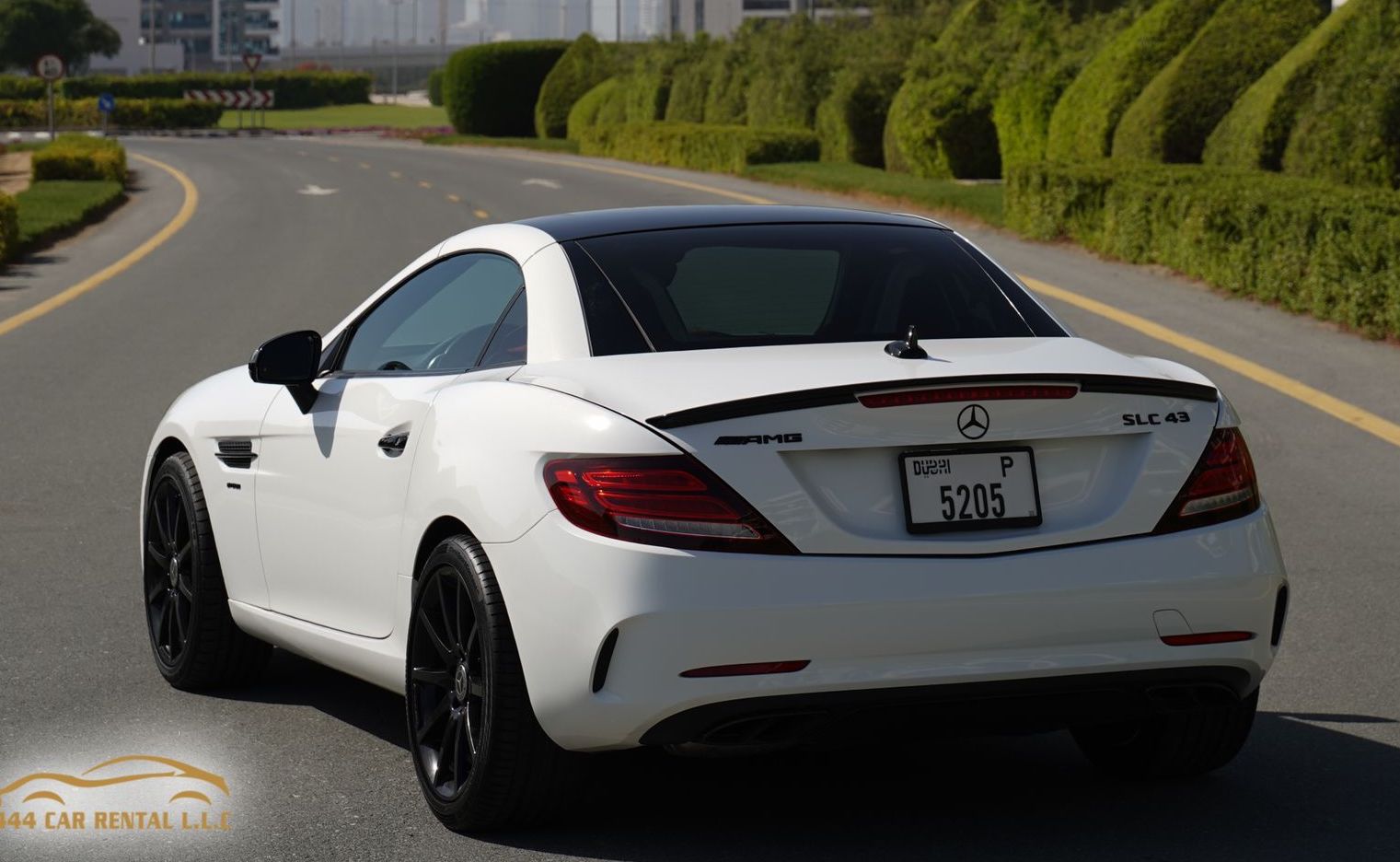 louer Mercedes SLC 43 Convertible WHITE 2020 à Dubaï