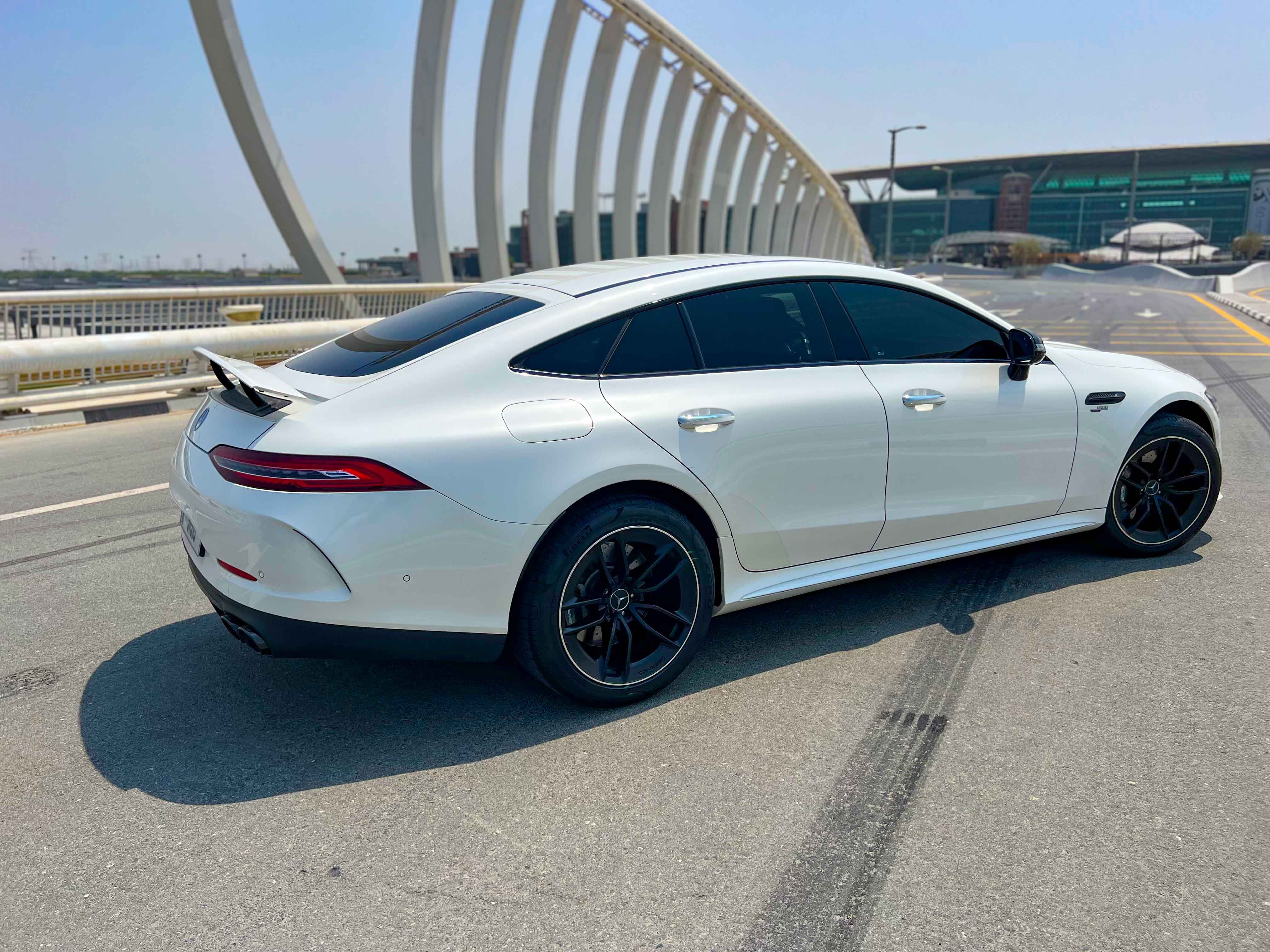 louer Mercedes AMG GT43 WHITE 2022 à Dubaï