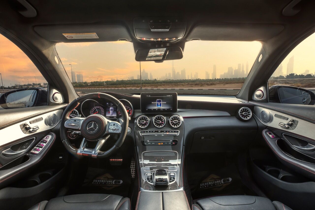 louer Mercedes Benz AMG GLC 63 BLACK 2020 à Dubaï