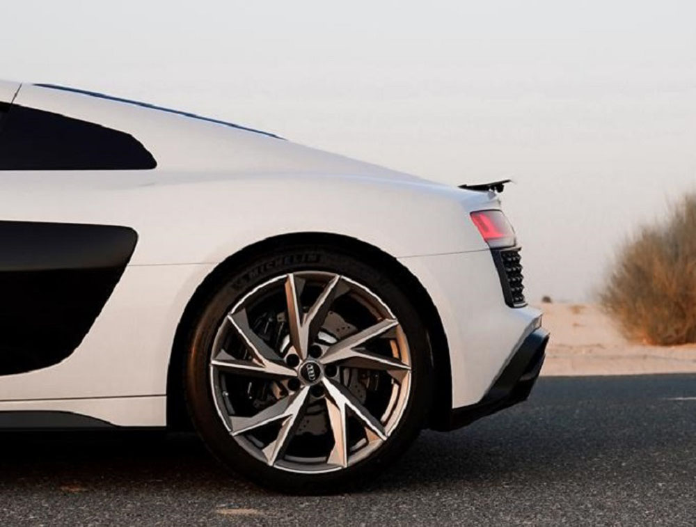 louer Audi R8  WHITE 2021 à Dubaï