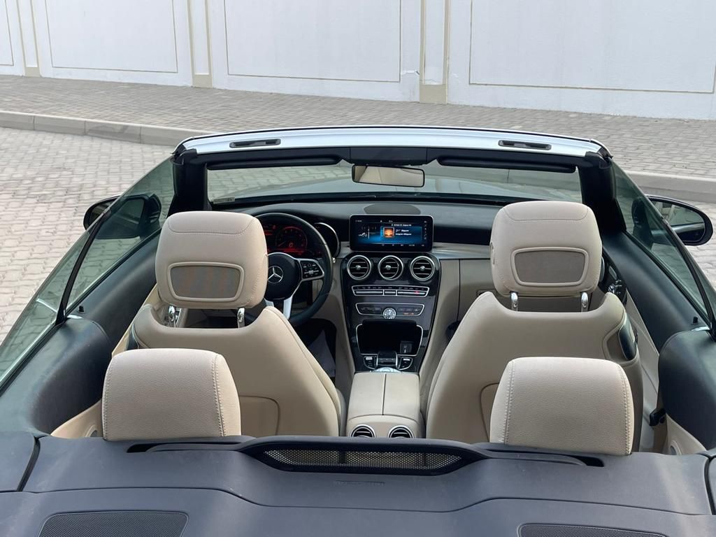 louer Mercedes C300 Convertible  BLUE 2019 à Dubaï