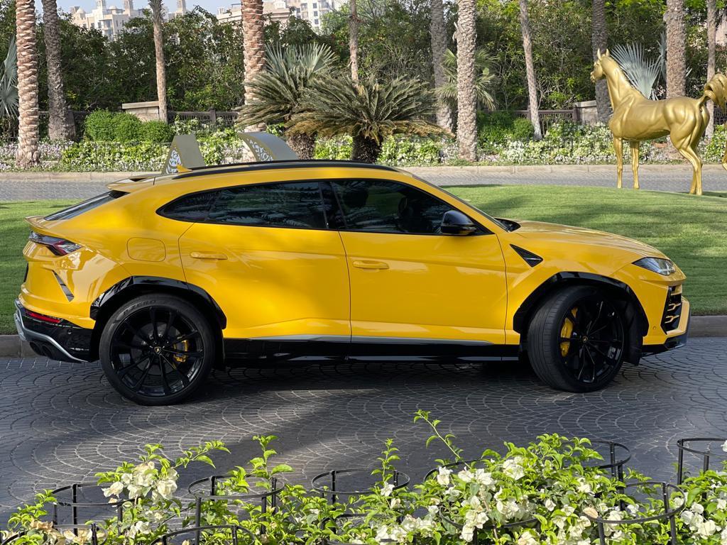 louer Lamborghini Urus YELLOW 2022 à Dubaï