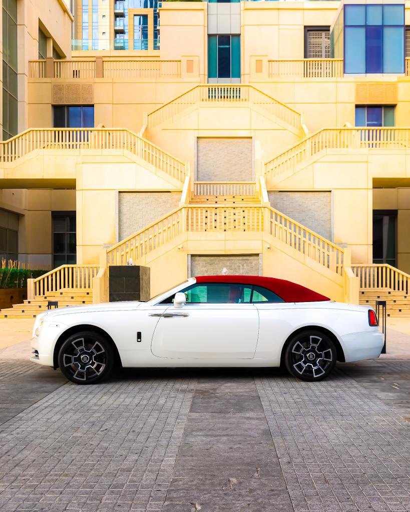 louer Rolls-Royce Dawn WHITE 2019 à Dubaï