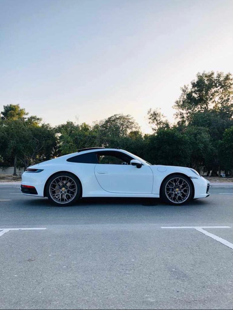 louer Porsche 911 Carrera WHITE 2020 à Dubaï