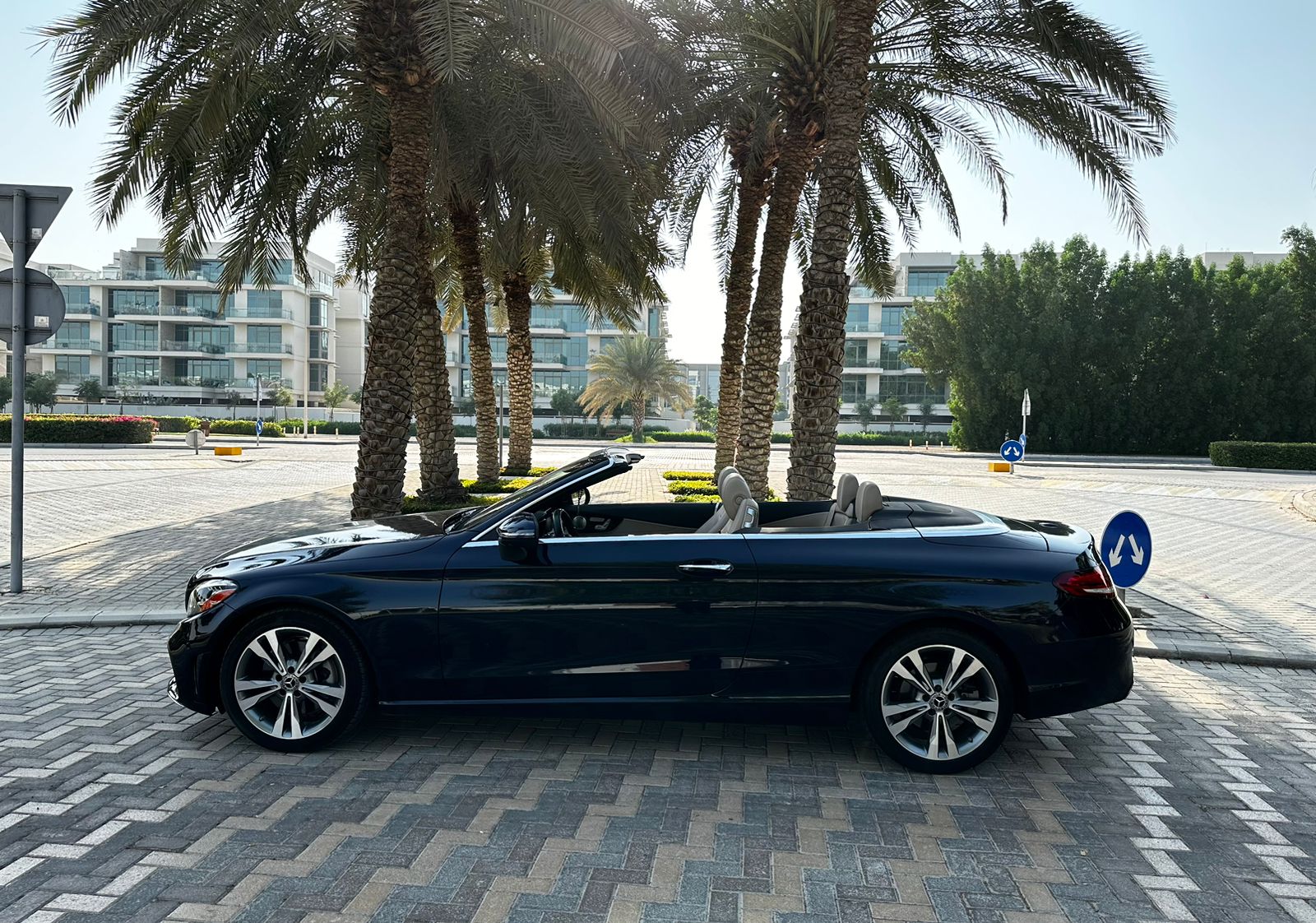 louer Mercedes C300 Cabrio BLUE 2021 à Dubaï