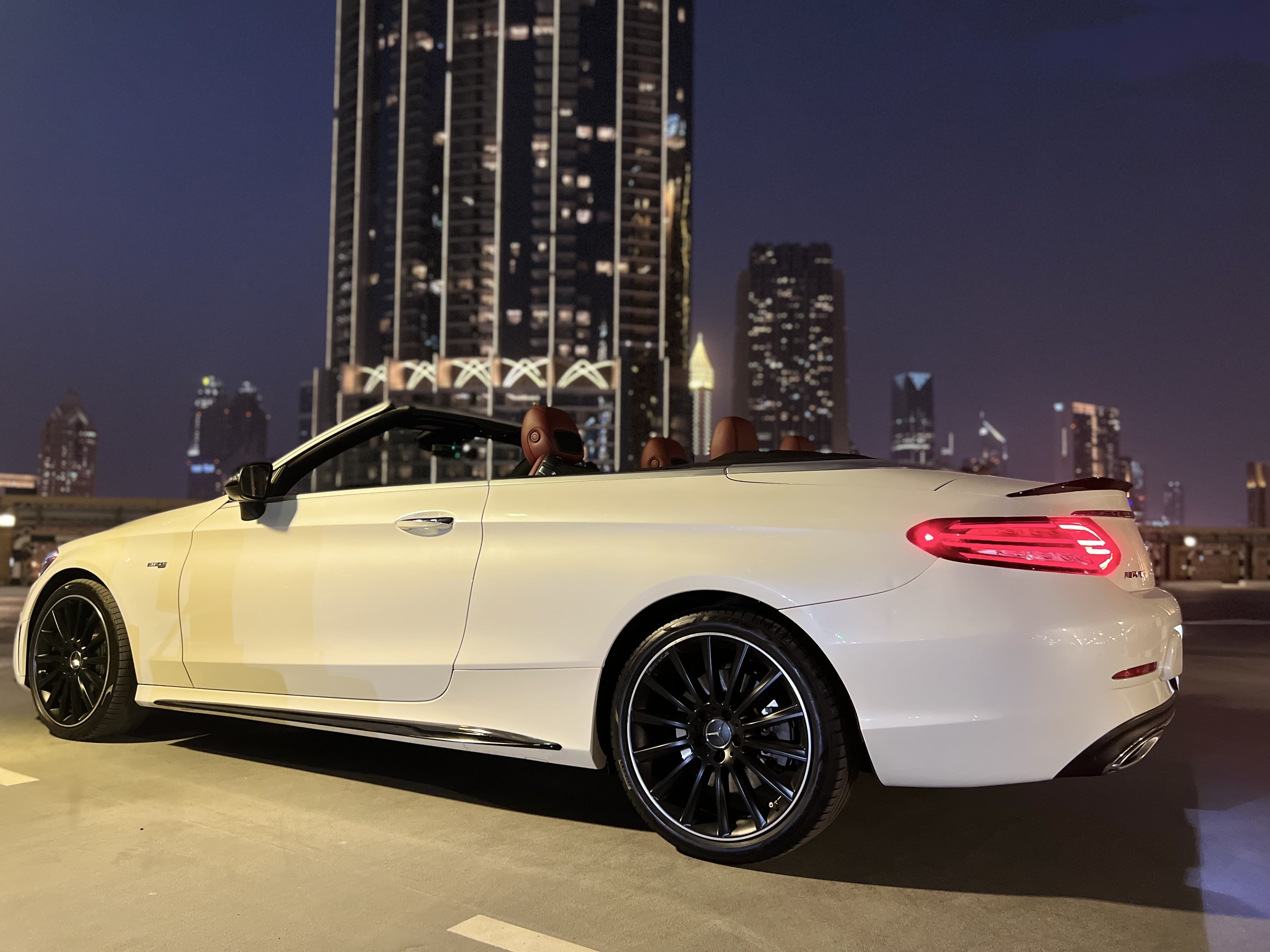 louer Mercedes-AMG C43 Cabriolet WHITE 2020 à Dubaï
