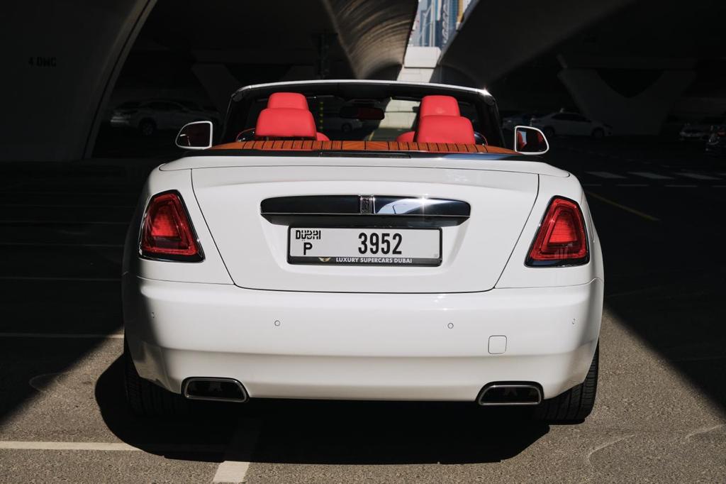 louer Rolls-Royce Dawn  WHITE 2020 à Dubaï