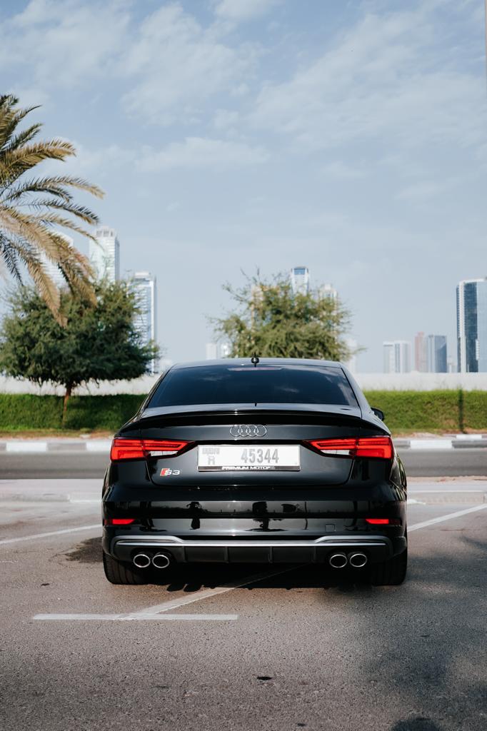 louer AudiI S3 BLACK 2019 à Dubaï