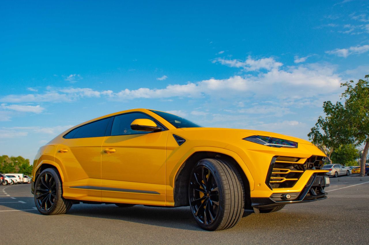 louer Lamborghini Urus YELLOW 2022 à Dubaï