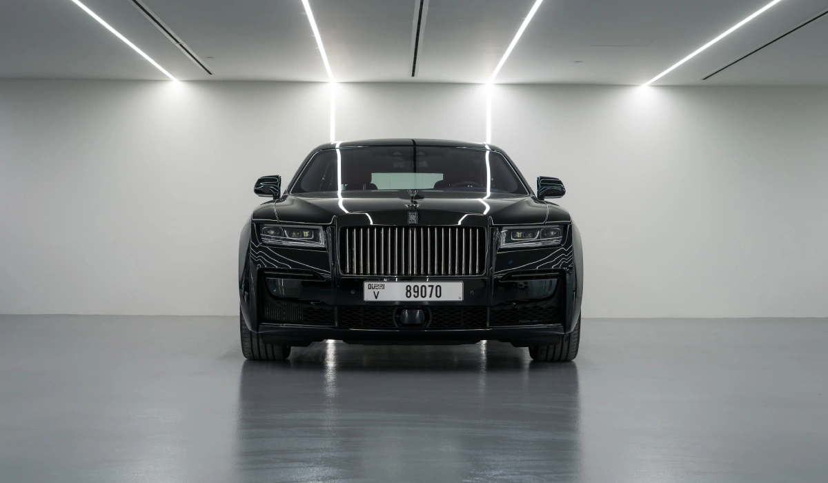 louer Rolls Royce Ghost BLACK 2022 à Dubaï