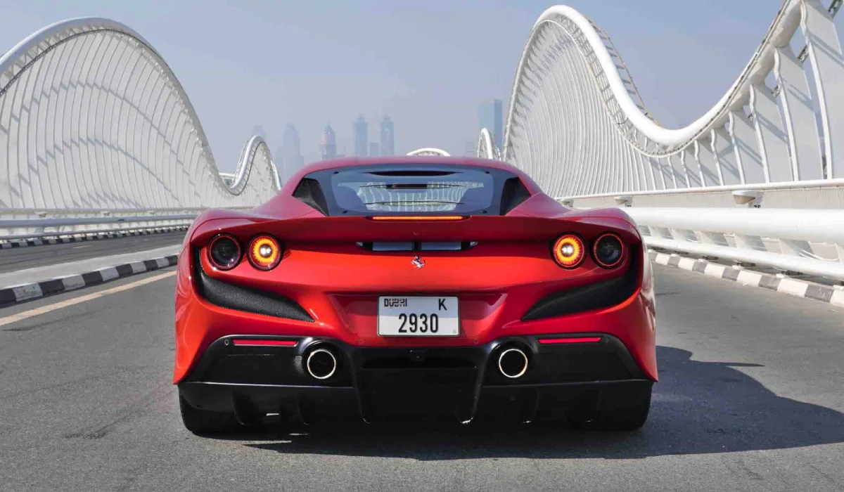 louer Ferrari F8 Turbito RED 2022 à Dubaï