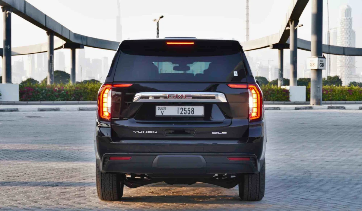 арендовать GMC YUKON BLACK 2022 в Дубае