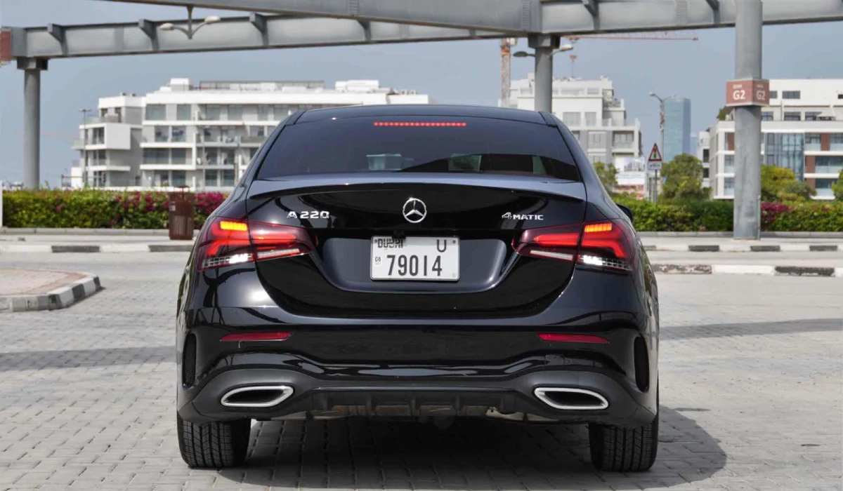louer Mercedes A220 BLACK 2021 à Dubaï