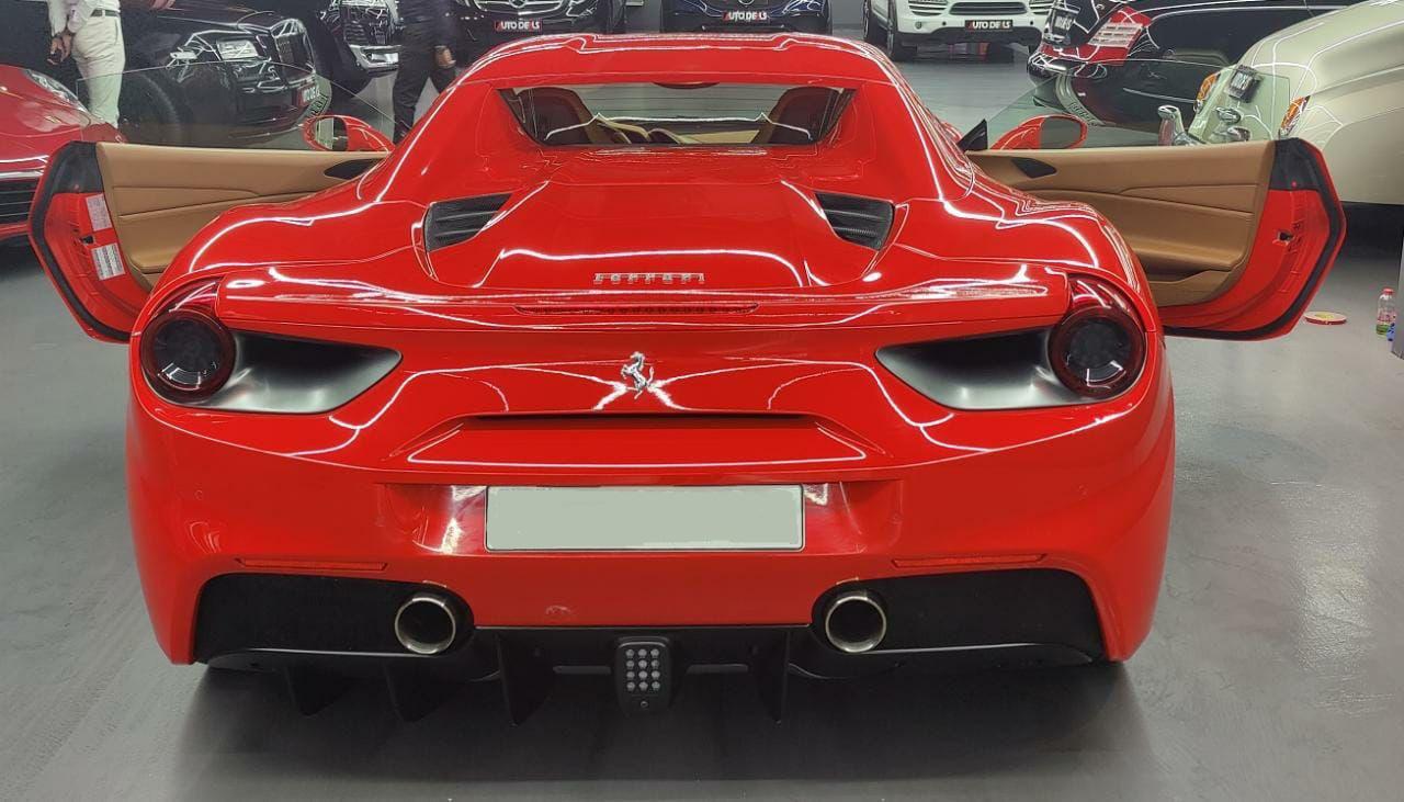 louer Ferrari RED 2020 à Dubaï