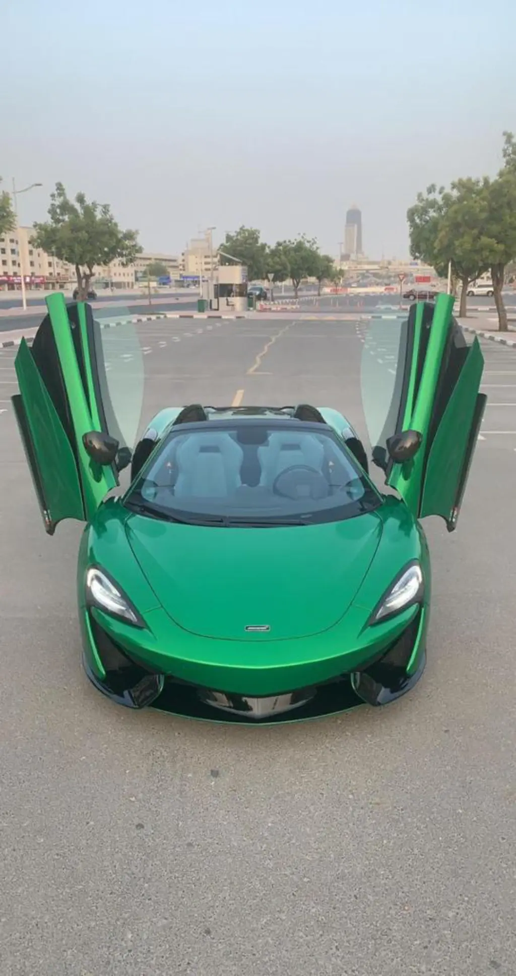 louer Mclaren GREEN 2022 à Dubaï