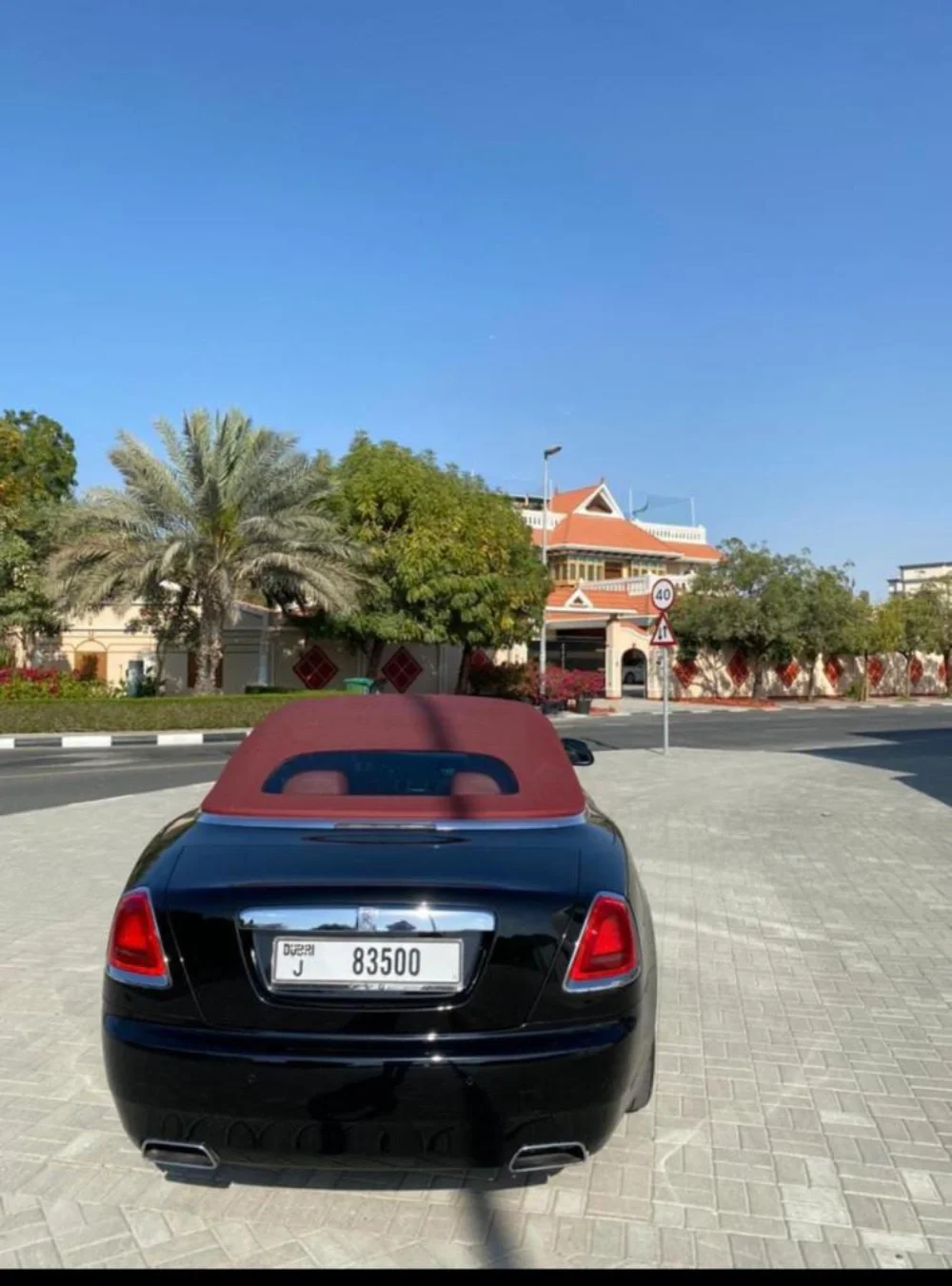 louer Rolls Royce Dawn BLACK 2019 à Dubaï