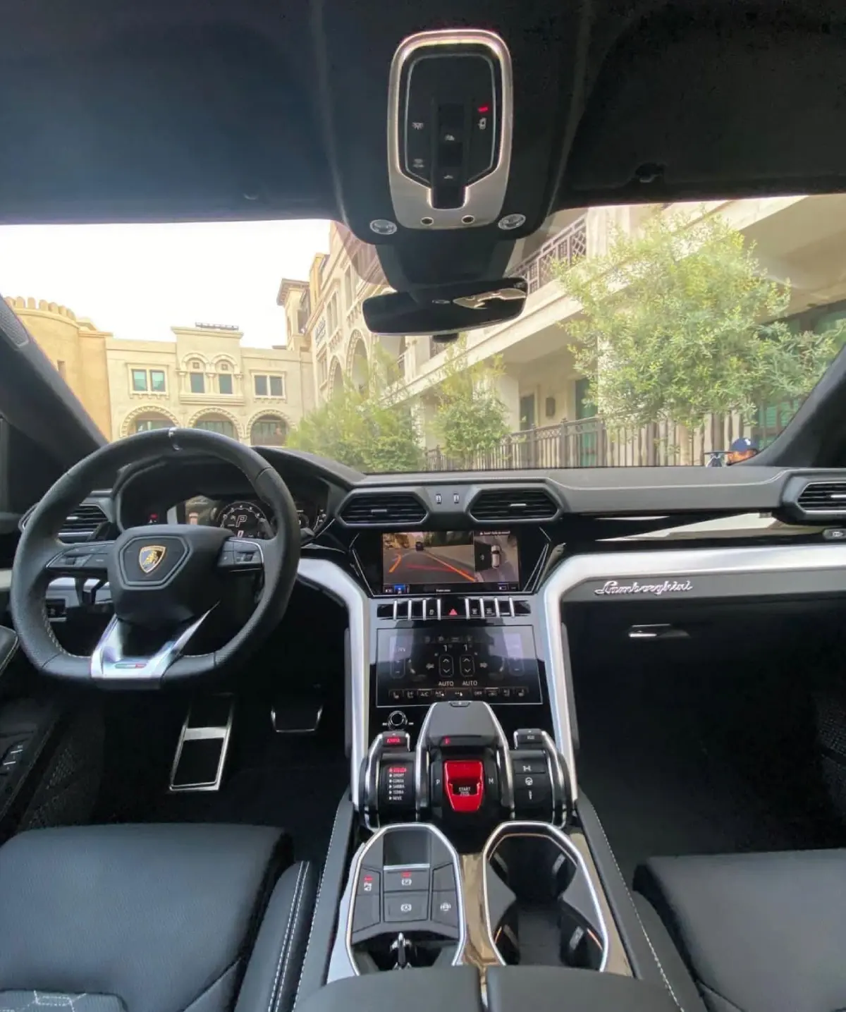 арендовать Lamborghini URUS BEIGE 2022 в Дубае