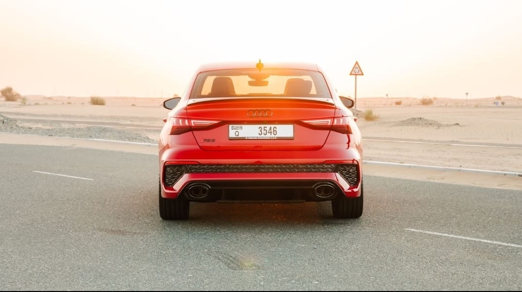 louer Audi RS3 RED 2022 à Dubaï