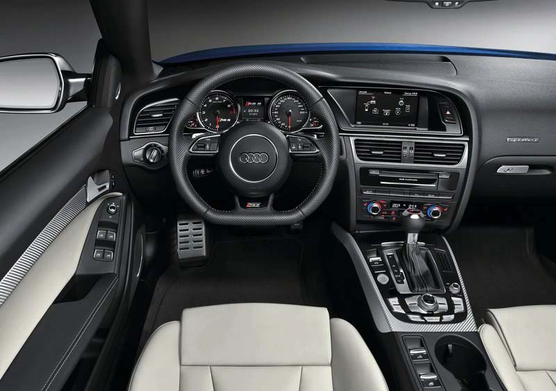 louer Audi S5 Cabrio RED 2022 à Dubaï