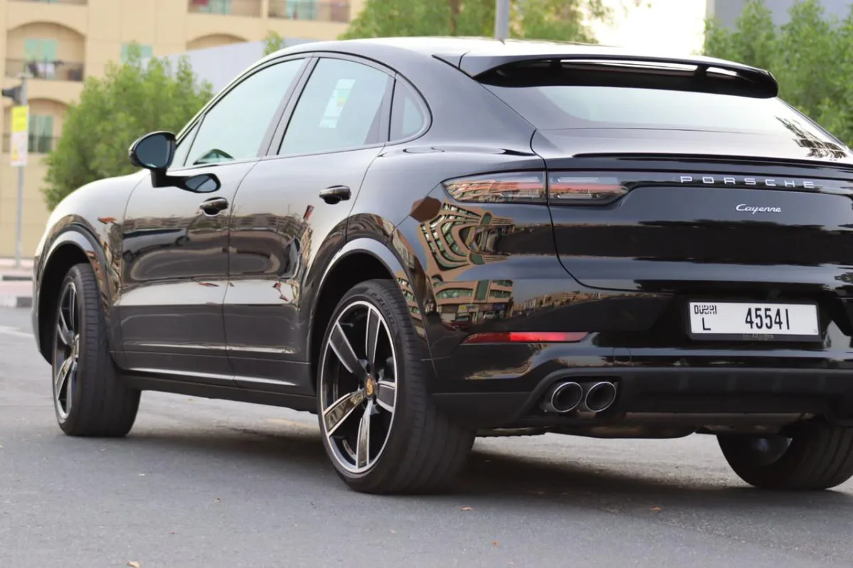 louer Porsche Cayenne BLACK 2023 à Dubaï