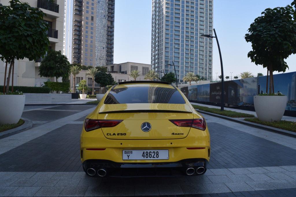 louer Mercedes CLA250 AMG YELLOW 2021 à Dubaï