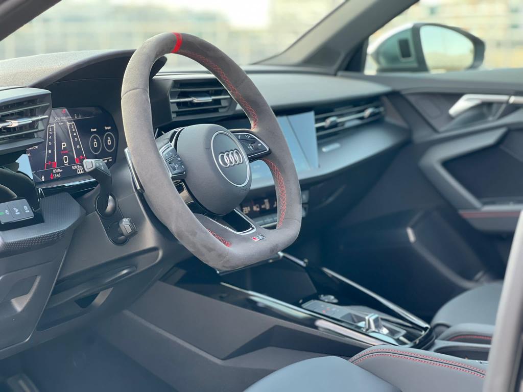 louer Audi RS3 BLACK 2022 à Dubaï