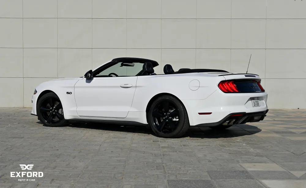 louer Ford Mustang GT V8 WHITE 2022 à Dubaï