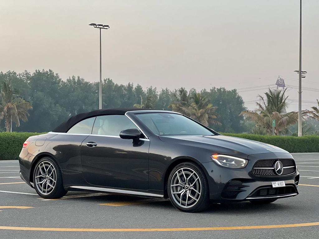louer Mercedes Benz E450 Convertible BLACK 2022 à Dubaï