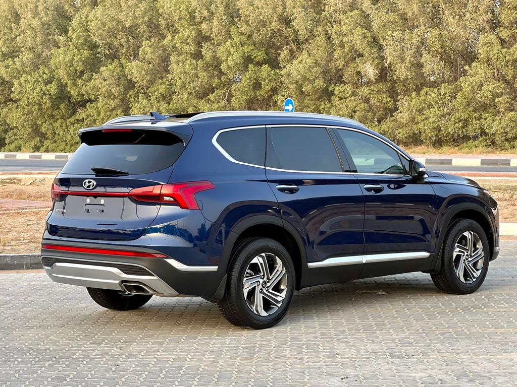 louer HYUNDAI SANTAFE 2022 BLUE 2022 à Dubaï