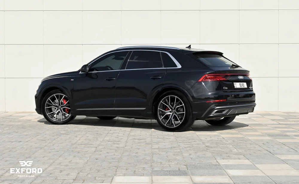 louer Audi Q8 quattro BLACK 2022 à Dubaï