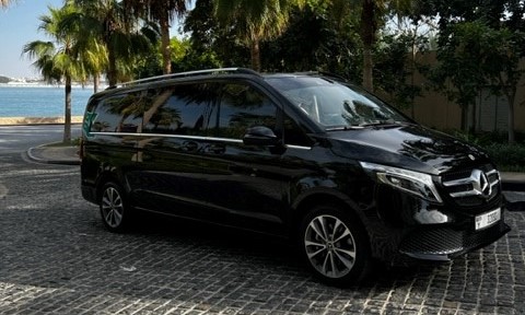 louer Mercedes V Class  BLACK 2023 à Dubaï
