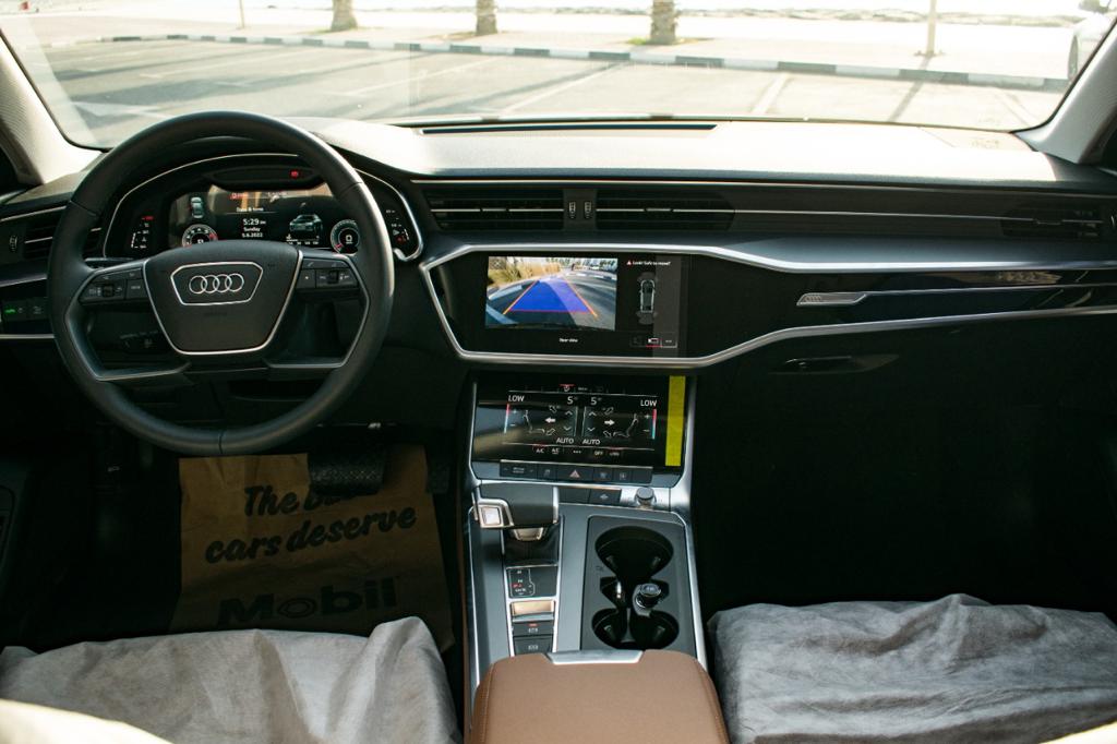 louer Audi A6  BLACK 2023 à Dubaï