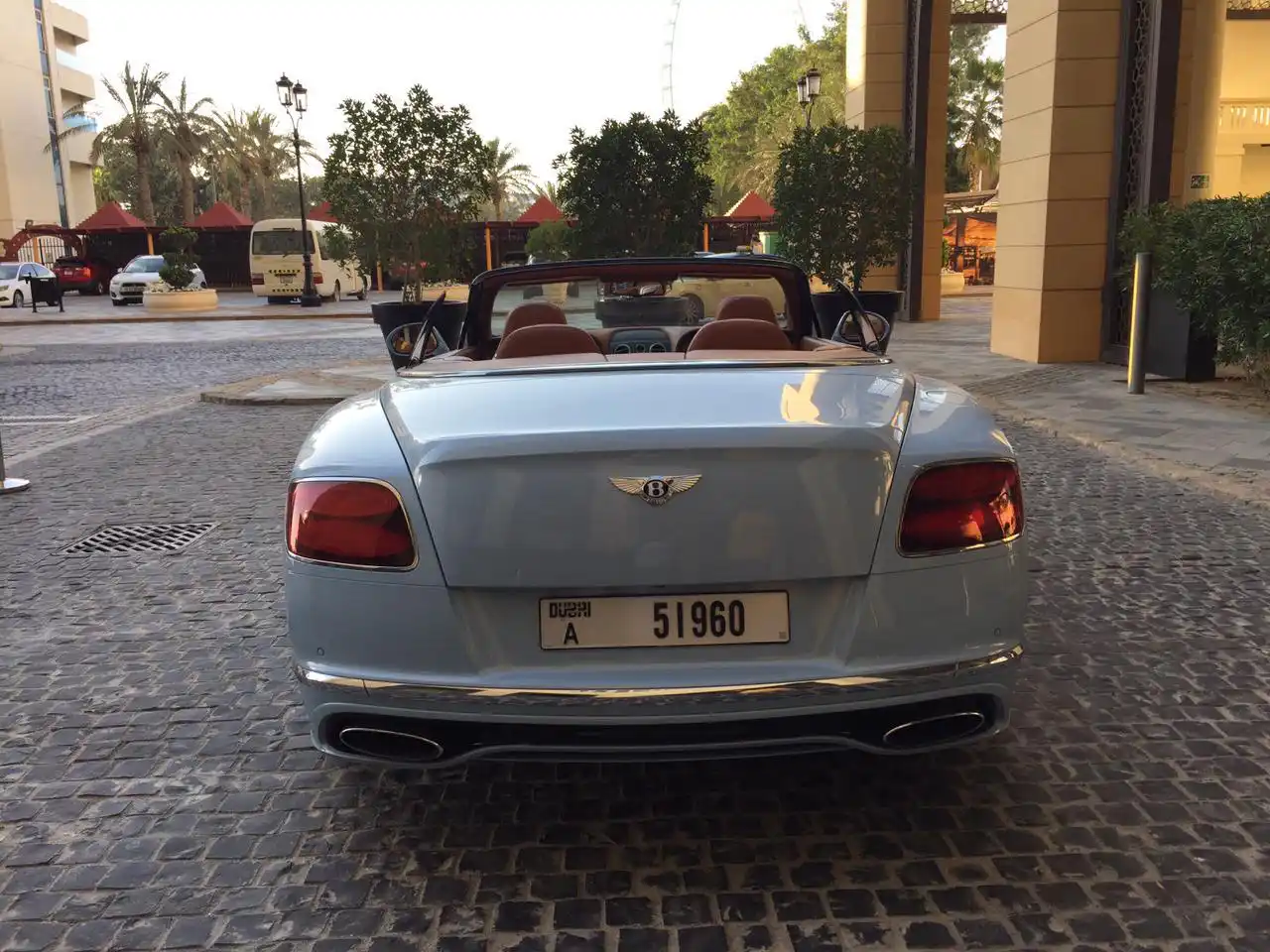 louer Bentley GT WHITE 2022 à Dubaï