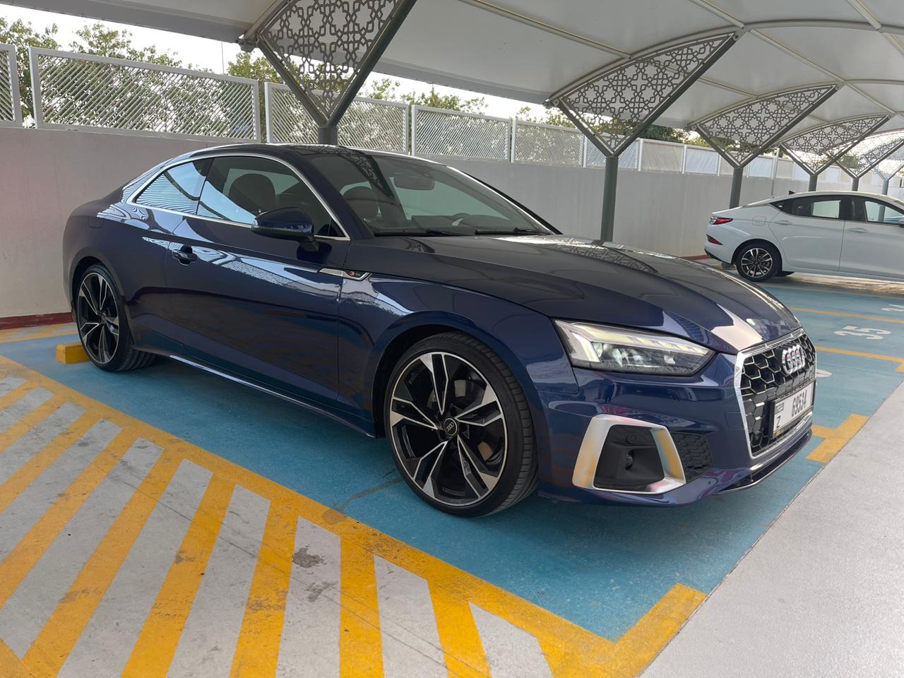 louer Audi A5 S-line Coupe New BLUE 2023 à Dubaï