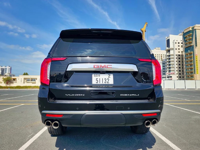 арендовать GMC Yukon Denali BLACK 2023 в Дубае