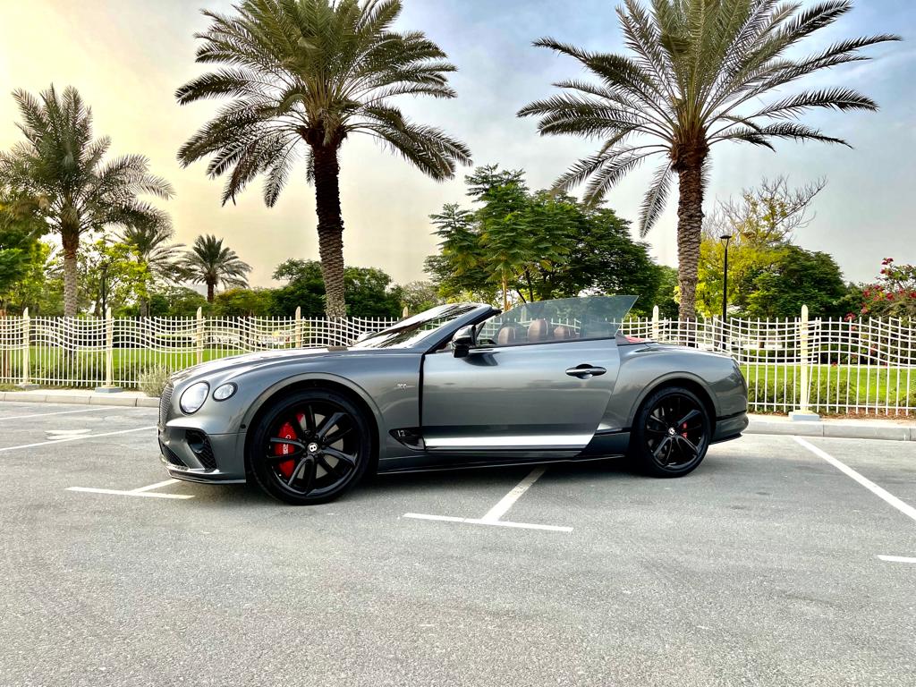 louer Bentley GT Convertible FIRST EDITION GREY 2021 à Dubaï